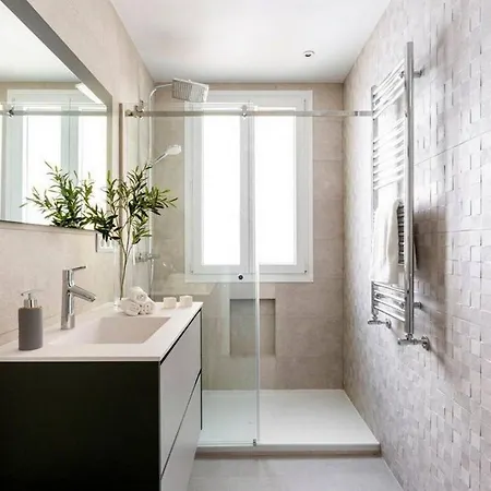 Modern Aparment - Up To 6 Guests ---