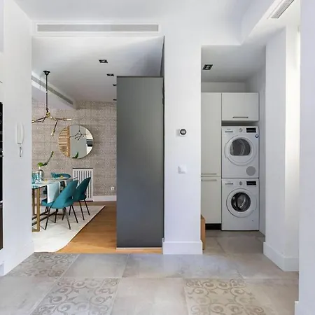 Modern Aparment - Up To 6 Guests --- Apartamento *